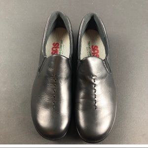 NWOT SAS  black leather tripod  loafers size 8